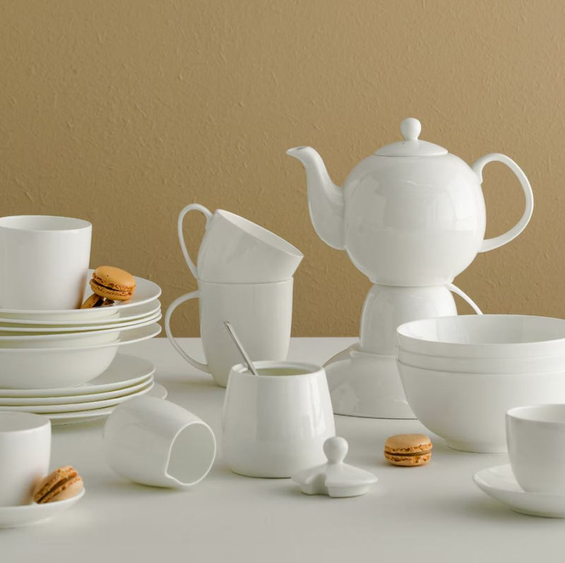 Biely porcelánový hlboký tanier.
